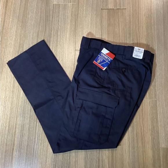 NWT Flying Cross Men’s Navy Cargo Pants FX57300 – Size 32 - Picture 1 of 15